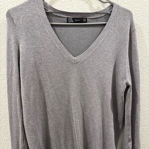 Zara Women's Soft Gray V-Neck Sweater